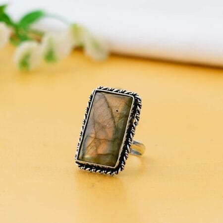 Antique design pyrite crystal ring for women’s fashion and gifting