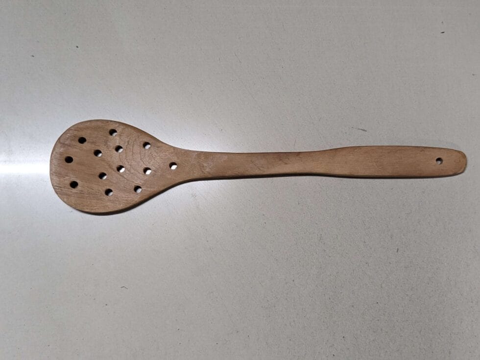 Rustic-style wooden spoon set for sustainable and aesthetic kitchen essentials.